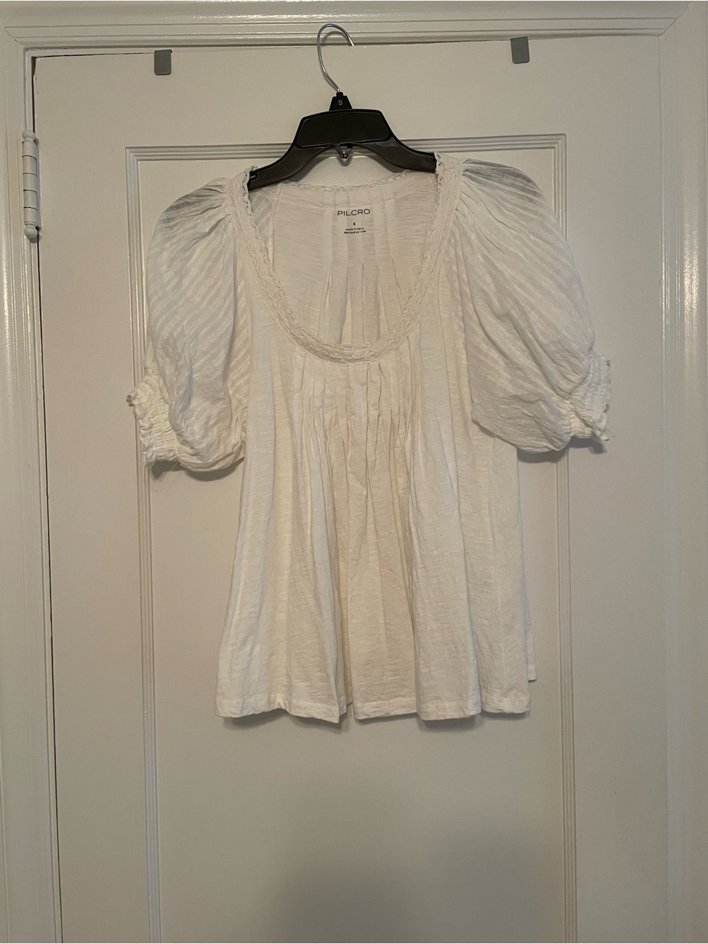 Pilcro Cream Puff-Sleeve Scoop-Neck Blouse
